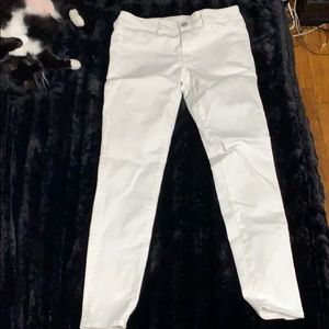White skinny American eagle jeans